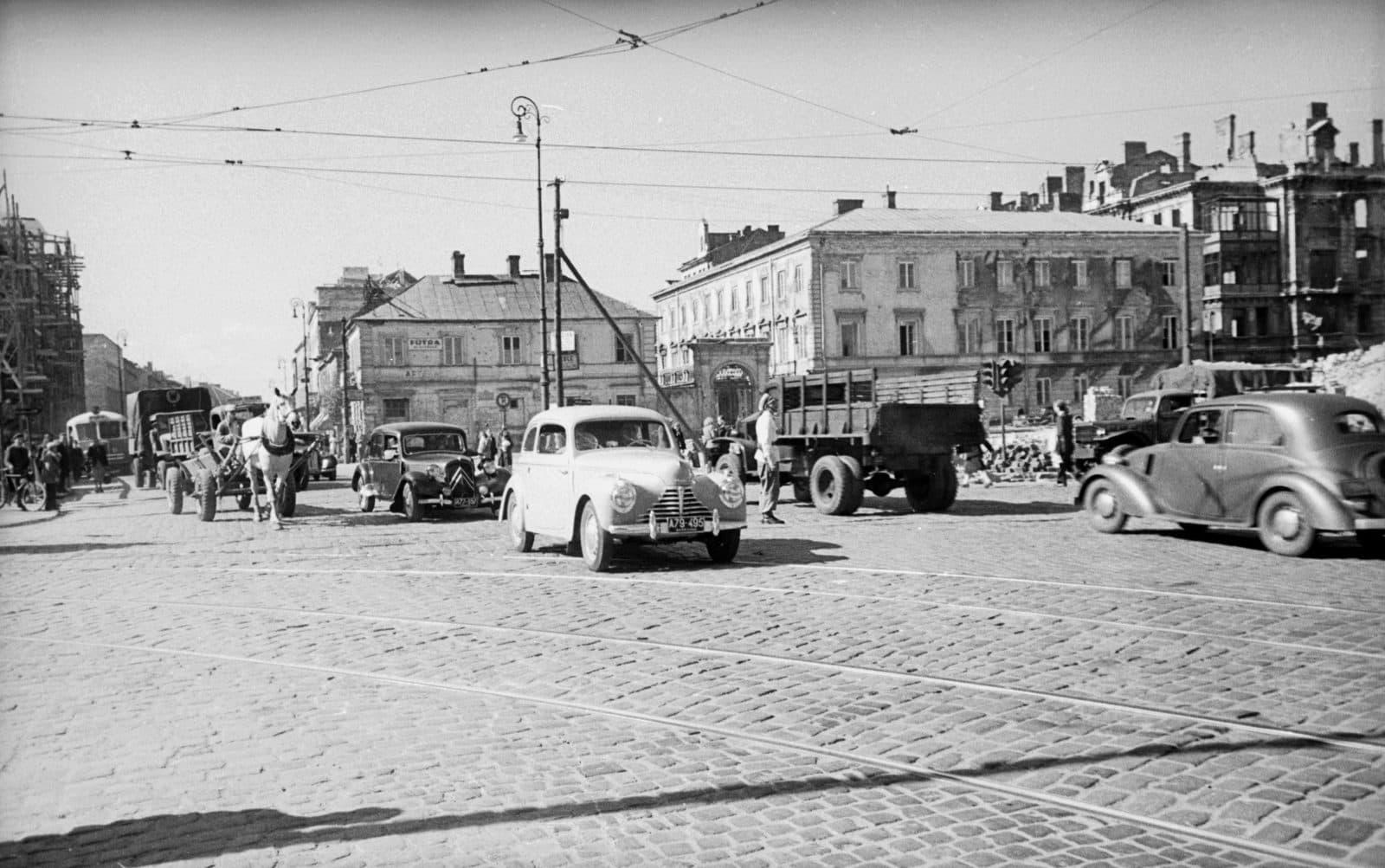 Nowy Świat przy Alejach Jerozolimskich (rondo de Gaulle'a), 1948–1949