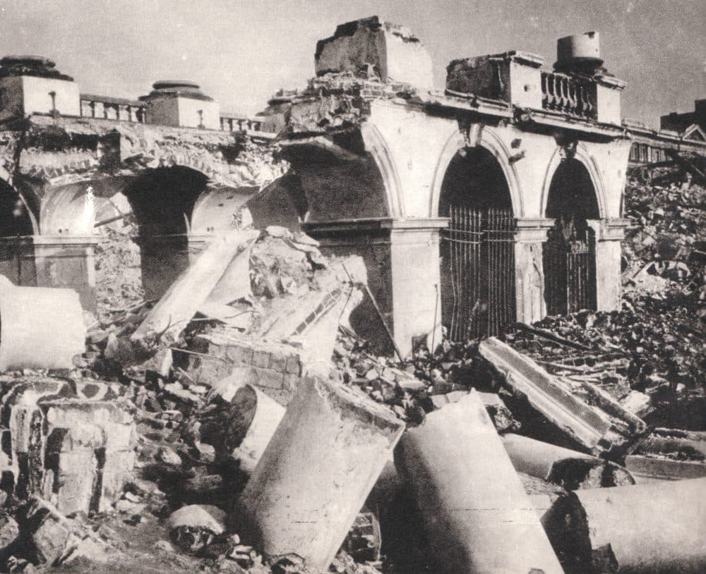 Tomb of the Unknown Soldier / Saxon Palace (Piłsudski Square), 1945
